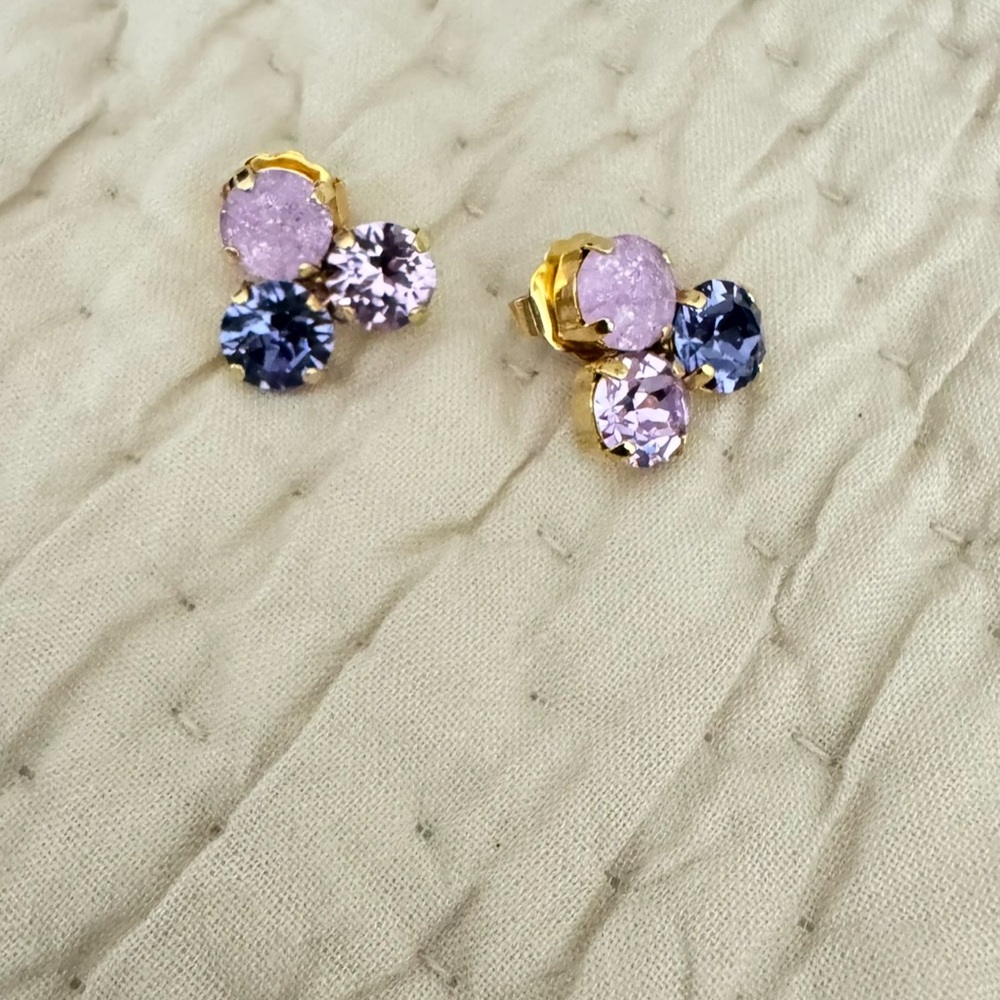 Studs in  lilac trio studs are most loved this Mothers Day.💘
